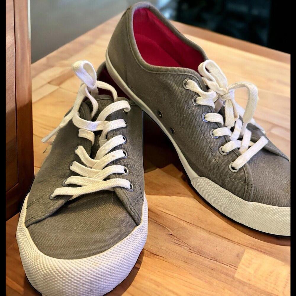 SeaVees Womens Sneakers Monterey Green Canvas Lace Up Round Toe Flat Heel Size 9